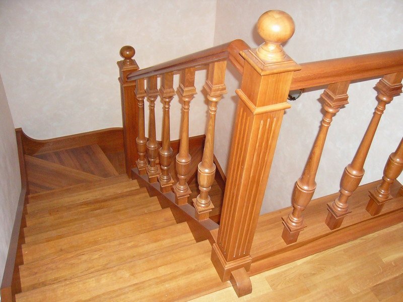 Деревянная лестница под ключ D 1033