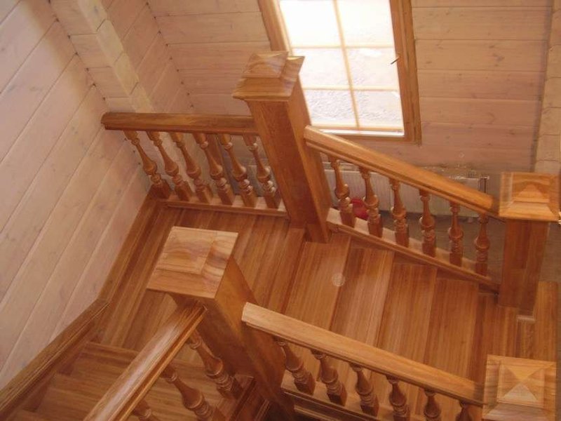 Деревянная лестница под ключ D 1034