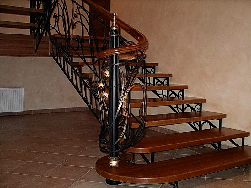Кованая каркасная лестница N 3-4056