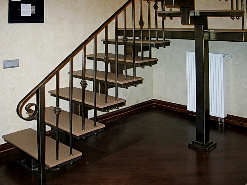 Кованая каркасная лестница N 3-4067