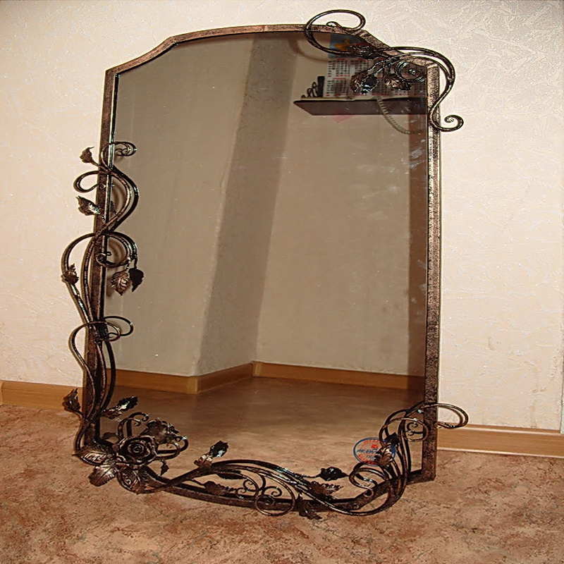 Кованое зеркало N 19072