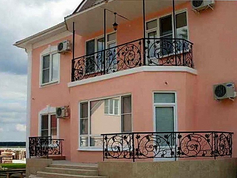 Кованые балконные ограждения N 4046