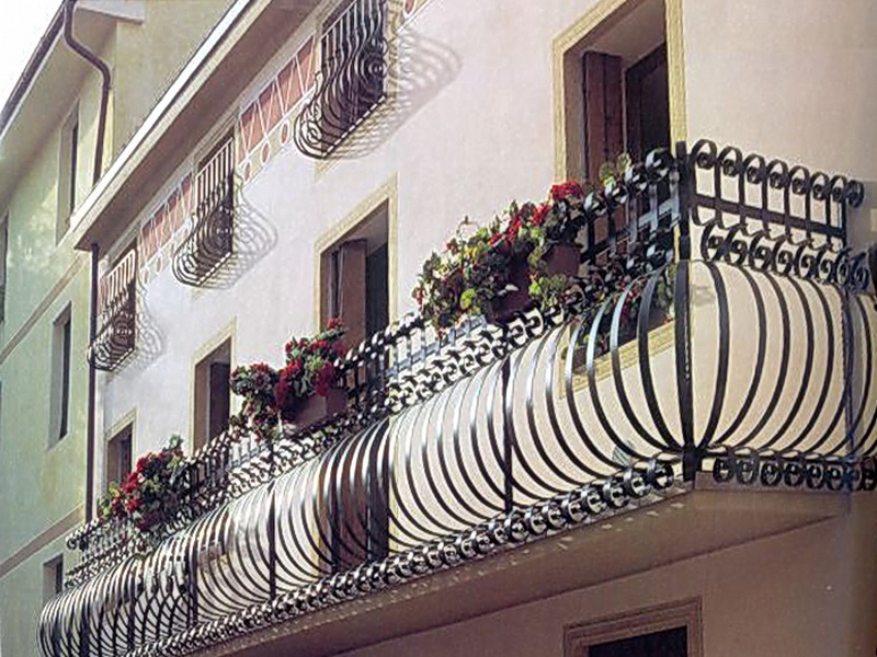 Кованые балконные ограждения N 4063