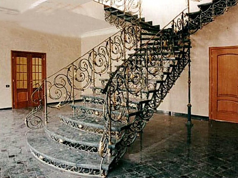 Кованая каркасная лестница N 3-4002