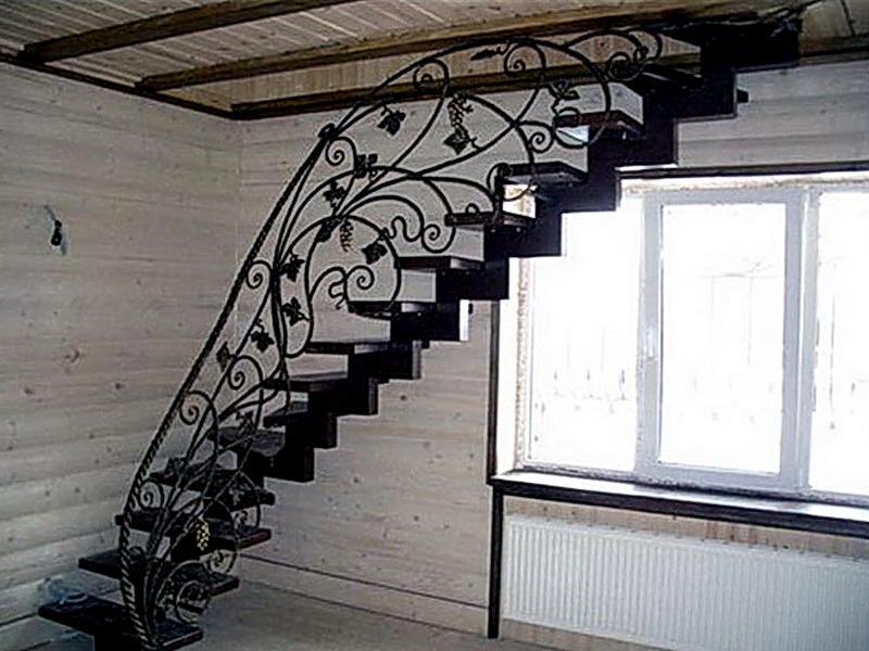 Кованая каркасная лестница N 3-4023