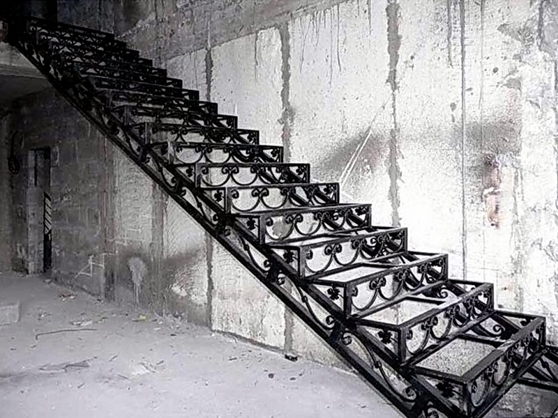 Кованая каркасная лестница N 3-4027