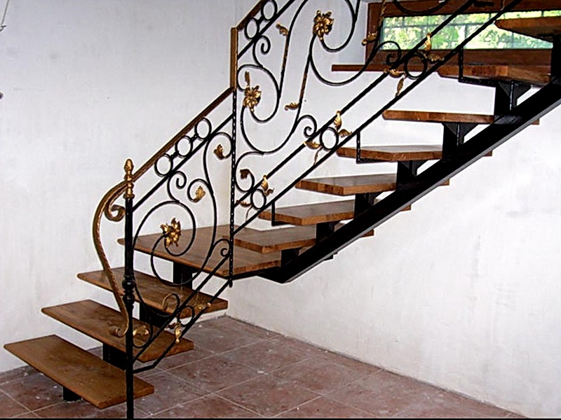 Кованая каркасная лестница N 3-4030