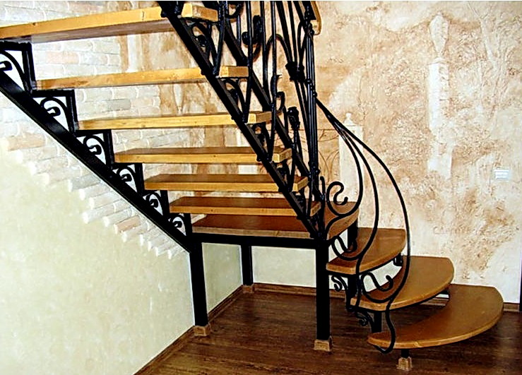 Кованая каркасная лестница N 3-4035