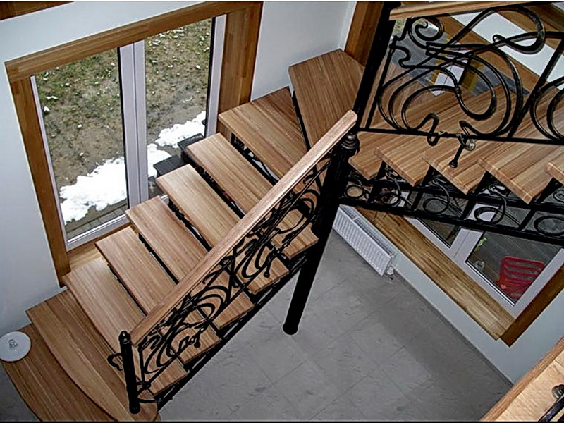 Кованая каркасная лестница N 3-4039