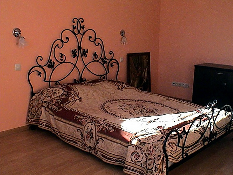 Кованая кровать N 10606
