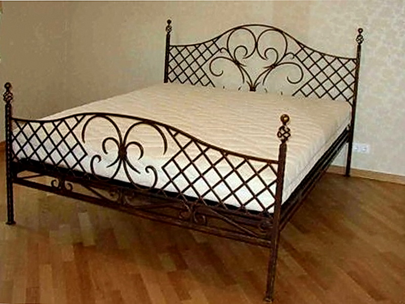 Кованая кровать N 10622