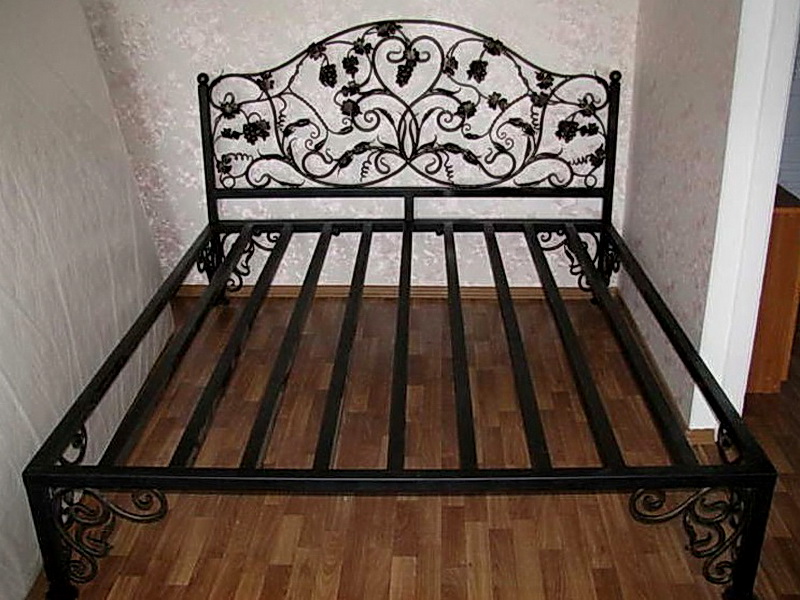 Кованая кровать N 10641