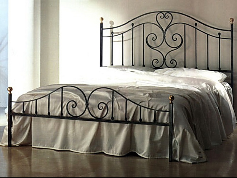 Кованая кровать N 10651