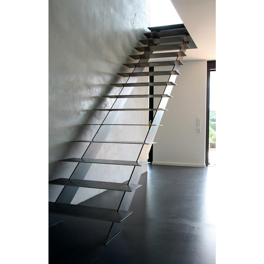 Лестница на металлическом каркасе N8
